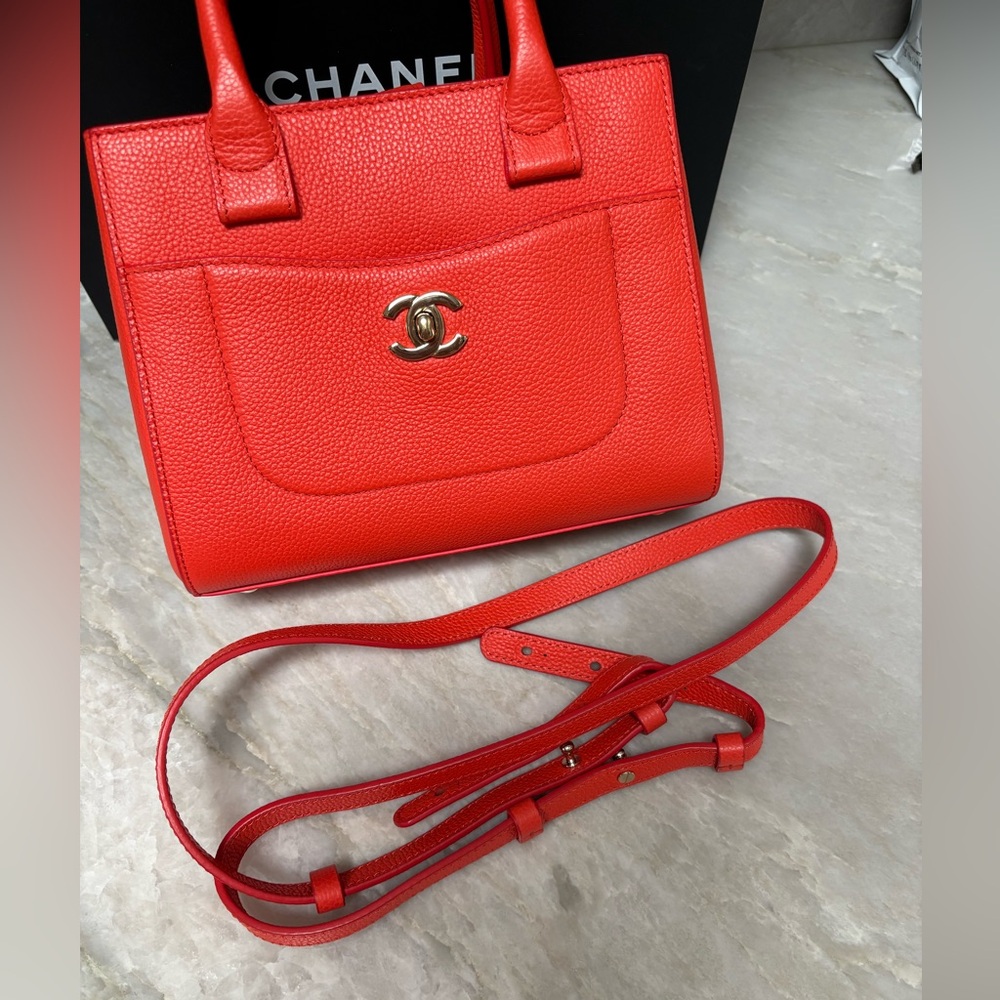 CHANEL mini NEO bag - Picture 6 of 12